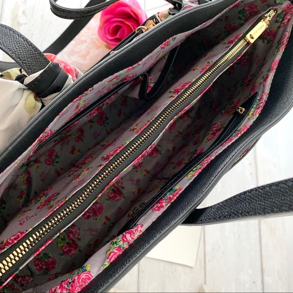 Betsey Johnson Black Tote Bag + Wristlet Set - Picture 6 of 9